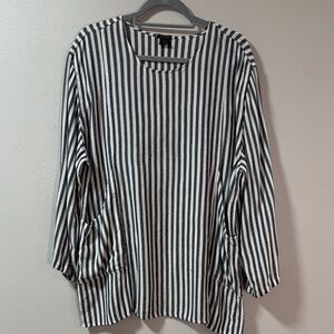 Women’s Striped Black & White casual long tunic Top with pockets vacay XL 6141